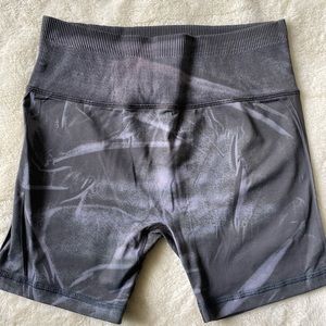 Lululemon 6” biker shorts size 6 worn once